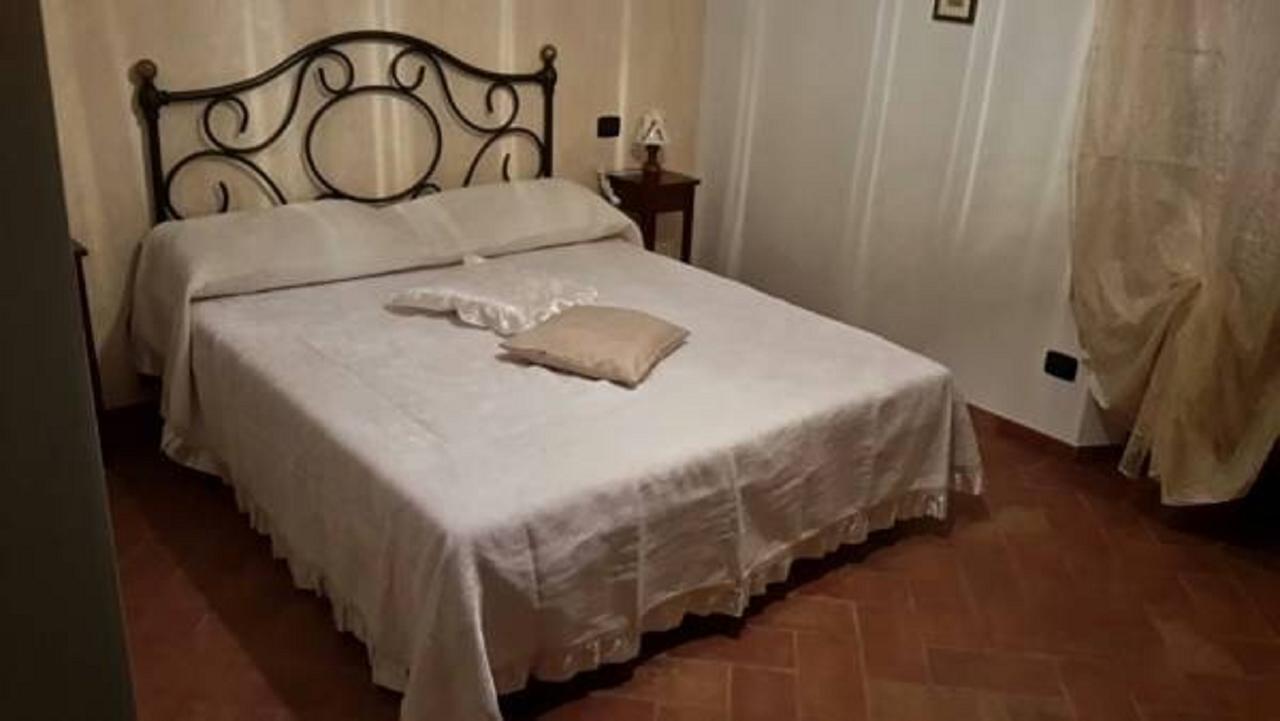 Agriturismo Santa Adriana Volterra Habitación foto